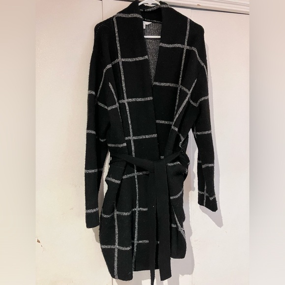 Cute cardigan! - Picture 1 of 2